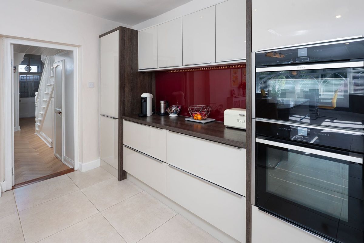 Period Property For Sale: 1 Lakeview, Carrignafoy, Cobh, Co. Cork Period Property For Sale: 1 Lakeview, Carrignafoy, Cobh, Co. Cork