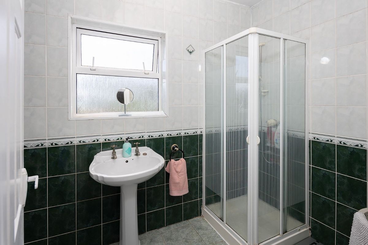 Period Property For Sale: 1 Lakeview, Carrignafoy, Cobh, Co. Cork Period Property For Sale: 1 Lakeview, Carrignafoy, Cobh, Co. Cork