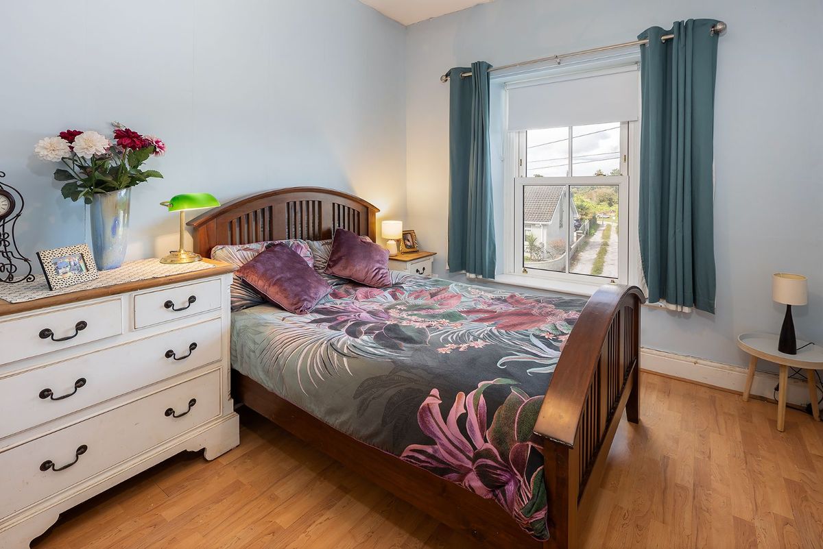 Period Property For Sale: 1 Lakeview, Carrignafoy, Cobh, Co. Cork Period Property For Sale: 1 Lakeview, Carrignafoy, Cobh, Co. Cork