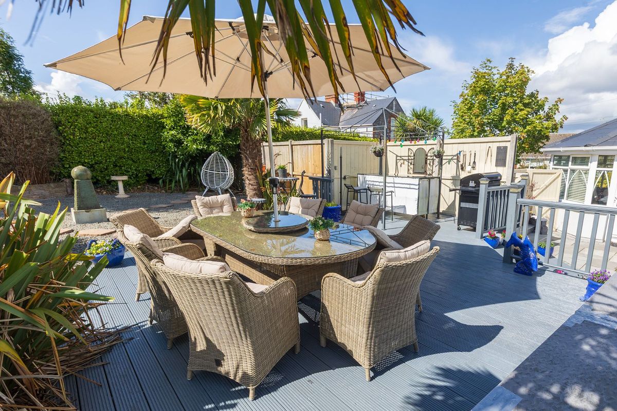 Period Property For Sale: 1 Lakeview, Carrignafoy, Cobh, Co. Cork Period Property For Sale: 1 Lakeview, Carrignafoy, Cobh, Co. Cork