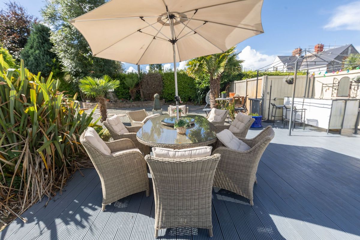 Period Property For Sale: 1 Lakeview, Carrignafoy, Cobh, Co. Cork Period Property For Sale: 1 Lakeview, Carrignafoy, Cobh, Co. Cork