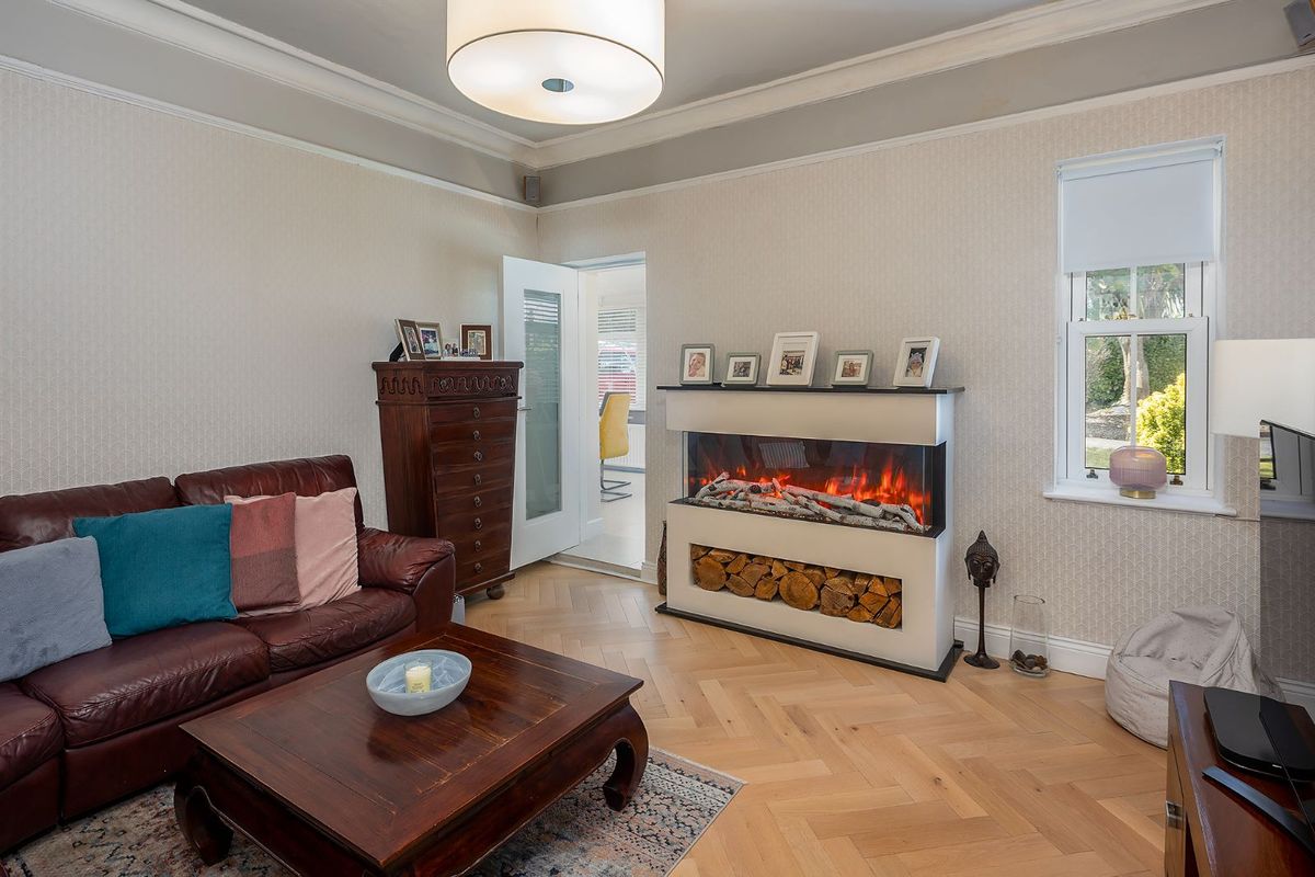 Period Property For Sale: 1 Lakeview, Carrignafoy, Cobh, Co. Cork Period Property For Sale: 1 Lakeview, Carrignafoy, Cobh, Co. Cork