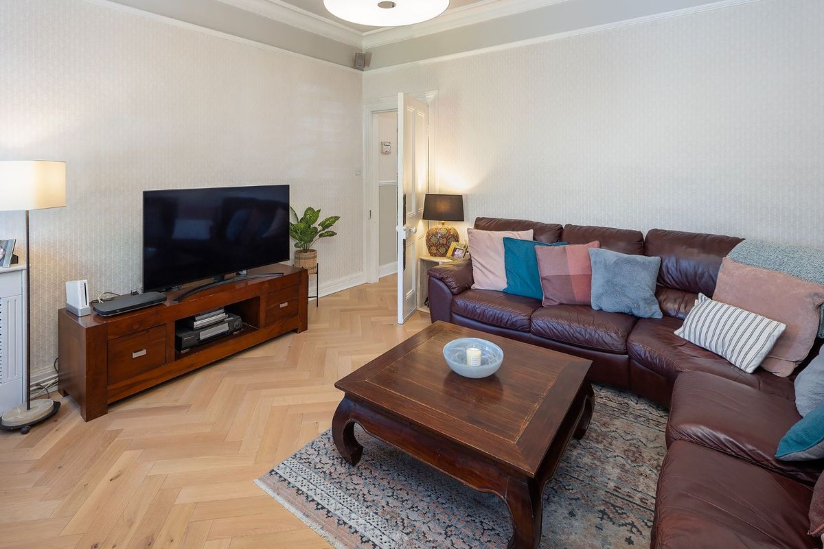 Period Property For Sale: 1 Lakeview, Carrignafoy, Cobh, Co. Cork Period Property For Sale: 1 Lakeview, Carrignafoy, Cobh, Co. Cork