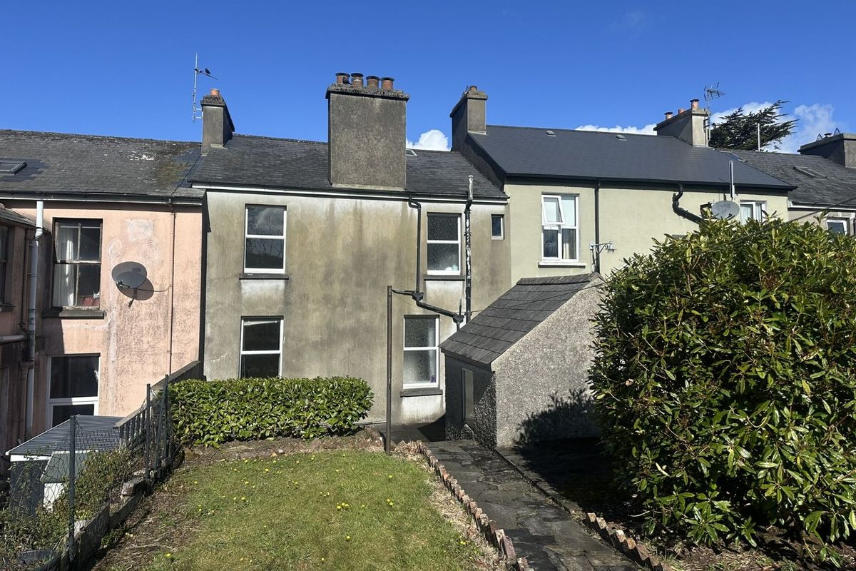 Three-Bed Residence For Sale: 15 Cork Road, Skibbereen, Co. Cork Three-Bed Residence For Sale: 15 Cork Road, Skibbereen, Co. Cork