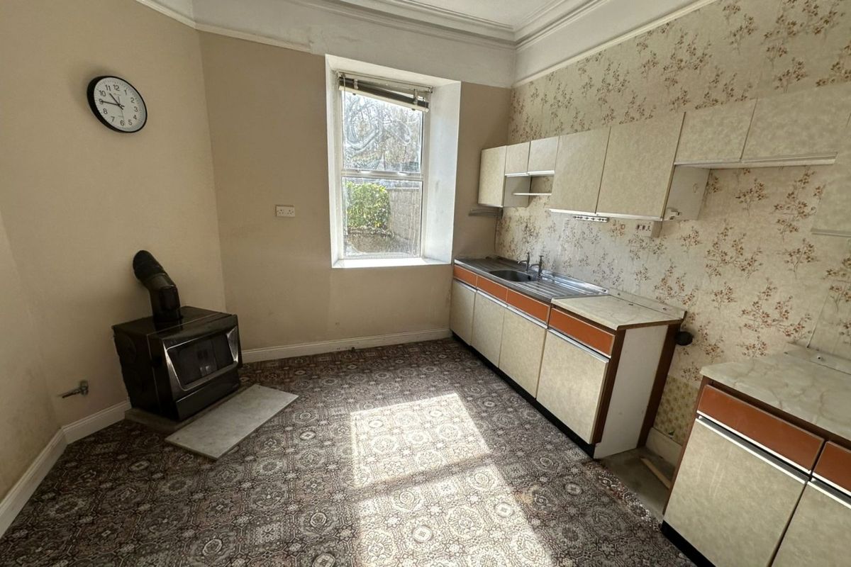 Three-Bed Residence For Sale: 15 Cork Road, Skibbereen, Co. Cork Three-Bed Residence For Sale: 15 Cork Road, Skibbereen, Co. Cork