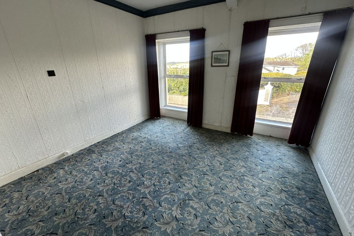 Three-Bed Residence For Sale: 15 Cork Road, Skibbereen, Co. Cork Three-Bed Residence For Sale: 15 Cork Road, Skibbereen, Co. Cork