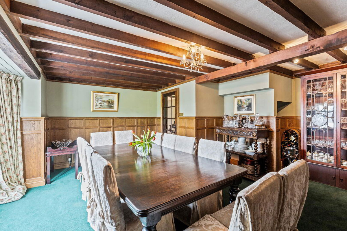 Country Residence For Sale: 33 Caddy Road, Randalstown, Antrim, Co. Antrim Country Residence For Sale: 33 Caddy Road, Randalstown, Antrim, Co. Antrim