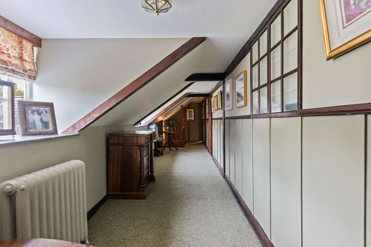 Country Residence For Sale: 33 Caddy Road, Randalstown, Antrim, Co. Antrim Country Residence For Sale: 33 Caddy Road, Randalstown, Antrim, Co. Antrim