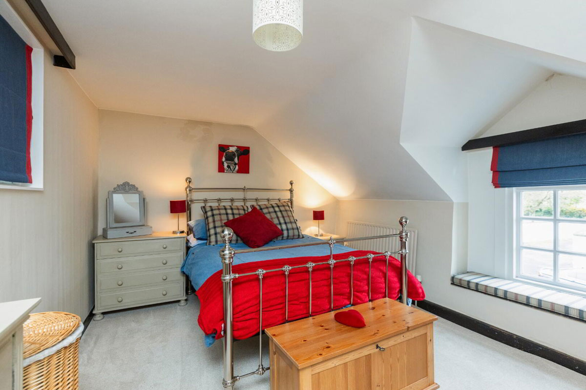 Country Residence For Sale: 33 Caddy Road, Randalstown, Antrim, Co. Antrim Country Residence For Sale: 33 Caddy Road, Randalstown, Antrim, Co. Antrim