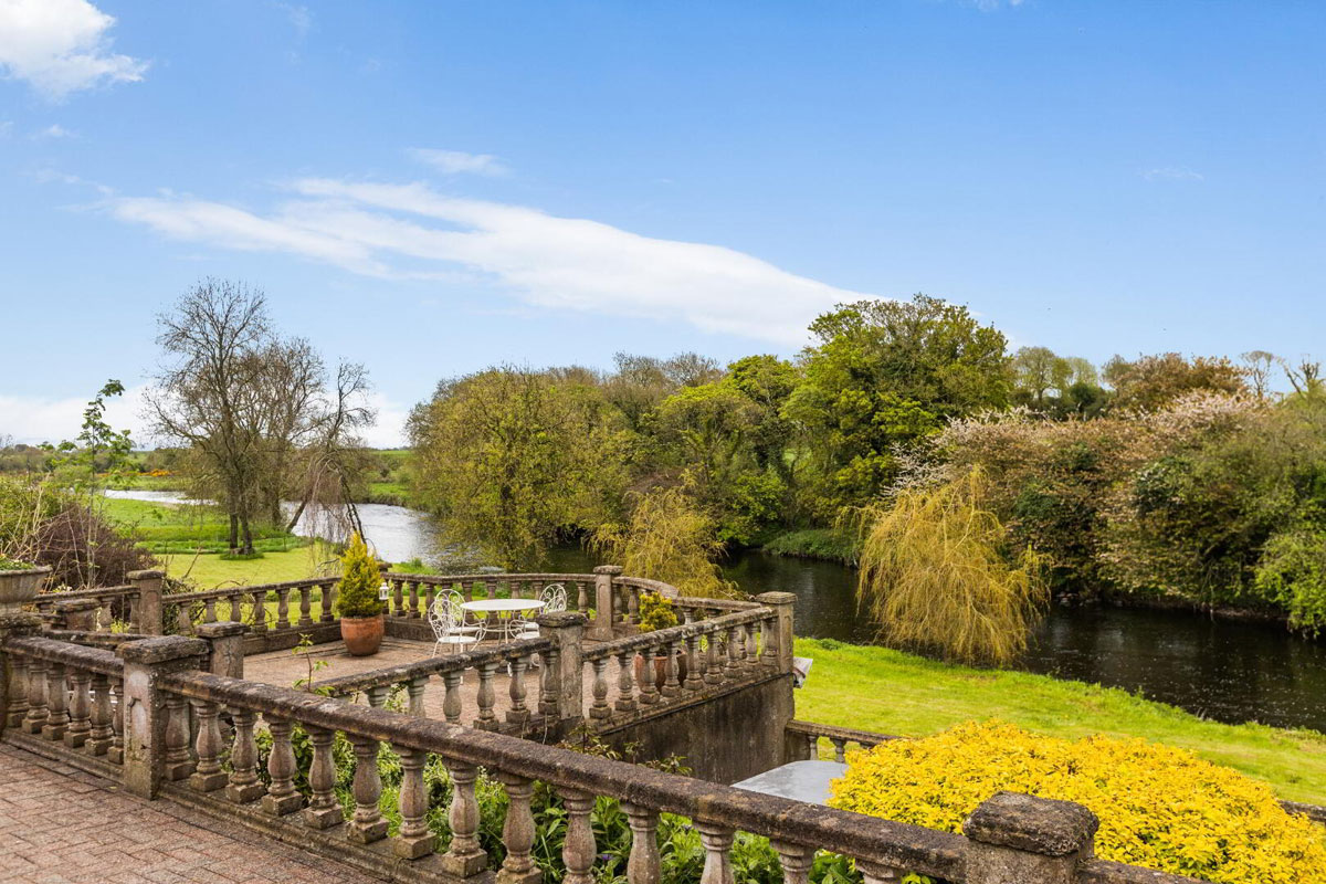 Country Residence For Sale: 33 Caddy Road, Randalstown, Antrim, Co. Antrim Country Residence For Sale: 33 Caddy Road, Randalstown, Antrim, Co. Antrim