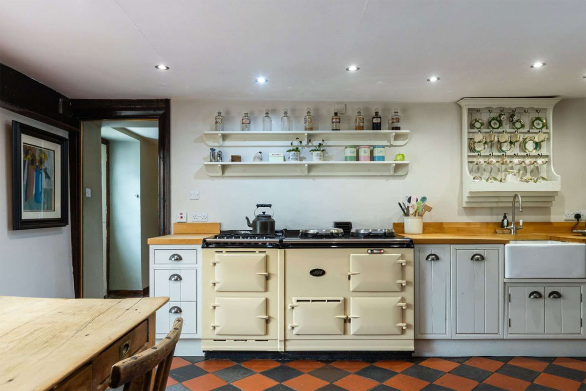 Country Residence For Sale: 33 Caddy Road, Randalstown, Antrim, Co. Antrim Country Residence For Sale: 33 Caddy Road, Randalstown, Antrim, Co. Antrim