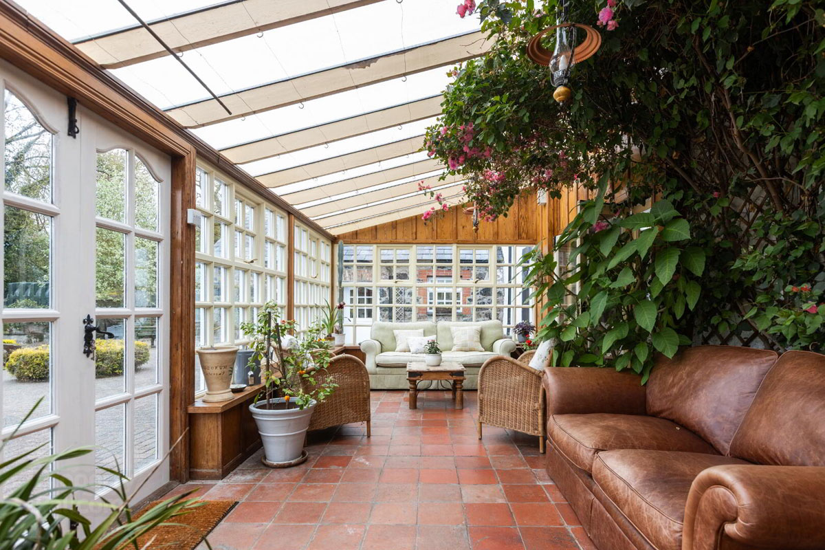 Country Residence For Sale: 33 Caddy Road, Randalstown, Antrim, Co. Antrim Country Residence For Sale: 33 Caddy Road, Randalstown, Antrim, Co. Antrim