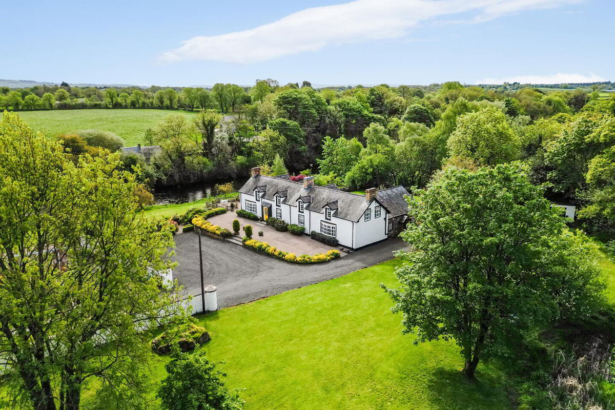 Country Residence For Sale: 33 Caddy Road, Randalstown, Antrim, Co. Antrim