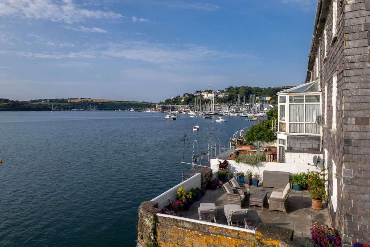 Georgian Waterfront Property For Sale: 5 The Terrace, Lower Road, Scilly, Kinsale, Co. Cork Georgian Waterfront Property For Sale: 5 The Terrace, Lower Road, Scilly, Kinsale, Co. Cork