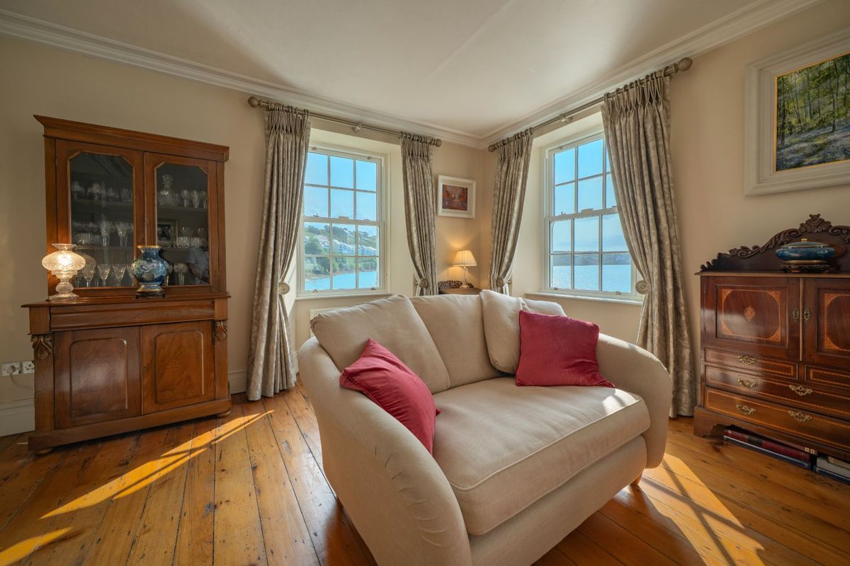 Georgian Waterfront Property For Sale: 5 The Terrace, Lower Road, Scilly, Kinsale, Co. Cork Georgian Waterfront Property For Sale: 5 The Terrace, Lower Road, Scilly, Kinsale, Co. Cork