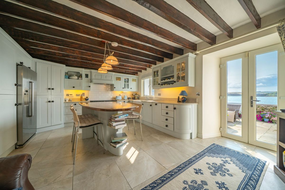 Georgian Waterfront Property For Sale: 5 The Terrace, Lower Road, Scilly, Kinsale, Co. Cork Georgian Waterfront Property For Sale: 5 The Terrace, Lower Road, Scilly, Kinsale, Co. Cork