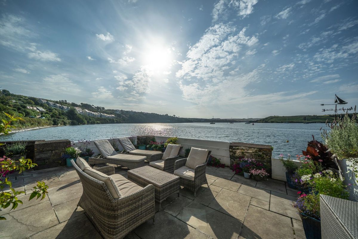 Georgian Waterfront Property For Sale: 5 The Terrace, Lower Road, Scilly, Kinsale, Co. Cork Georgian Waterfront Property For Sale: 5 The Terrace, Lower Road, Scilly, Kinsale, Co. Cork