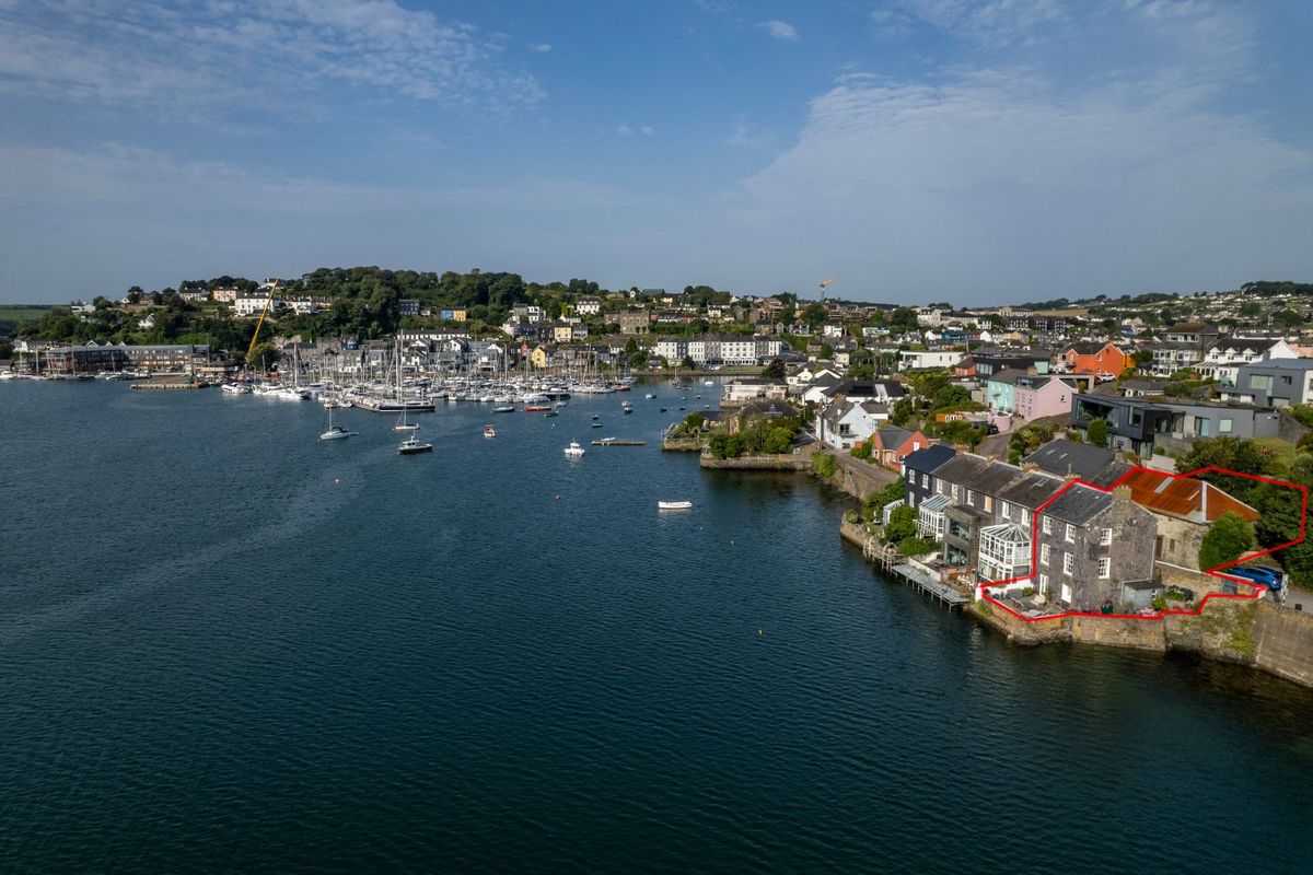 Georgian Waterfront Property For Sale: 5 The Terrace, Lower Road, Scilly, Kinsale, Co. Cork Georgian Waterfront Property For Sale: 5 The Terrace, Lower Road, Scilly, Kinsale, Co. Cork