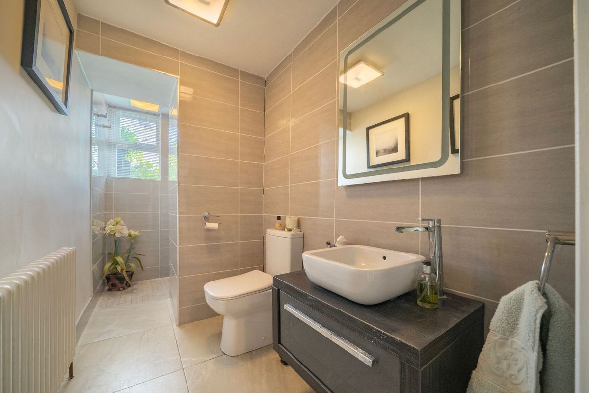 Georgian Waterfront Property For Sale: 5 The Terrace, Lower Road, Scilly, Kinsale, Co. Cork Georgian Waterfront Property For Sale: 5 The Terrace, Lower Road, Scilly, Kinsale, Co. Cork