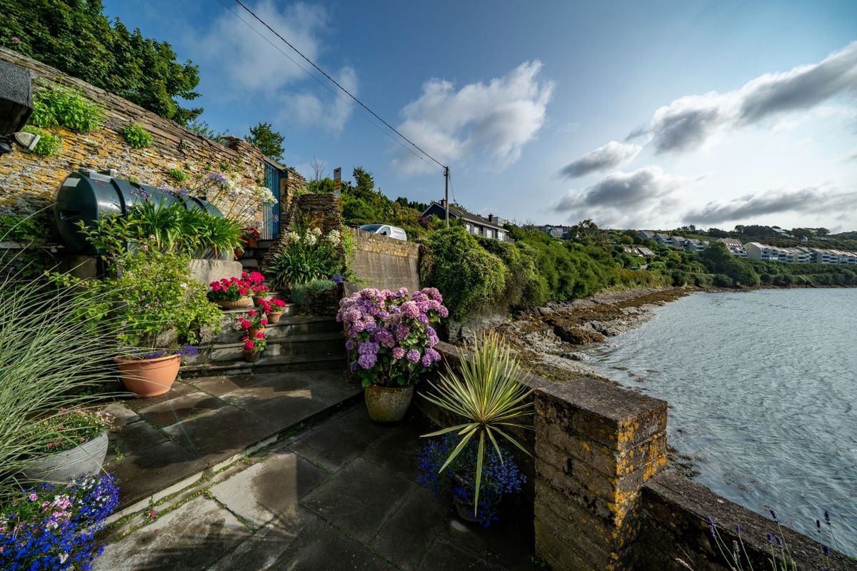 Georgian Waterfront Property For Sale: 5 The Terrace, Lower Road, Scilly, Kinsale, Co. Cork Georgian Waterfront Property For Sale: 5 The Terrace, Lower Road, Scilly, Kinsale, Co. Cork