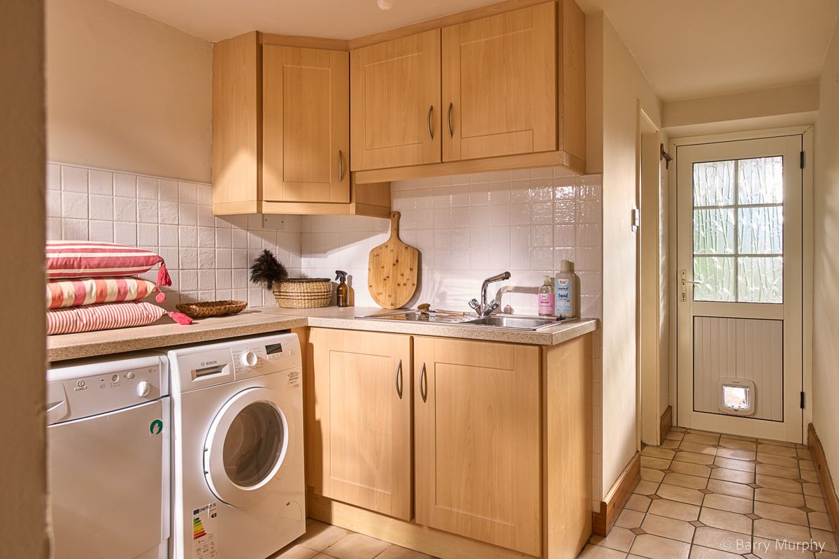 Victorian House For Sale: Ardeevin House, Beach, Bantry, Co. Cork Victorian House For Sale: Ardeevin House, Beach, Bantry, Co. Cork