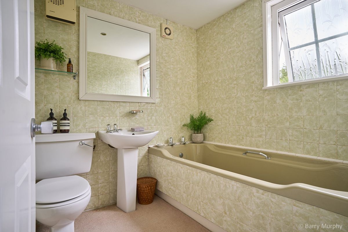 Victorian House For Sale: Ardeevin House, Beach, Bantry, Co. Cork Victorian House For Sale: Ardeevin House, Beach, Bantry, Co. Cork