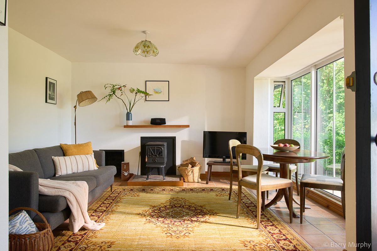 Victorian House For Sale: Ardeevin House, Beach, Bantry, Co. Cork Victorian House For Sale: Ardeevin House, Beach, Bantry, Co. Cork