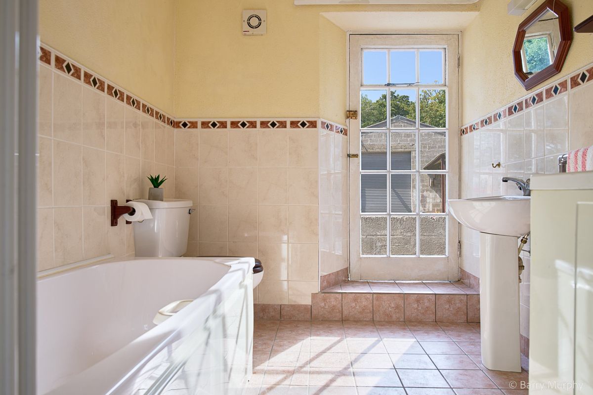 Victorian House For Sale: Ardeevin House, Beach, Bantry, Co. Cork Victorian House For Sale: Ardeevin House, Beach, Bantry, Co. Cork