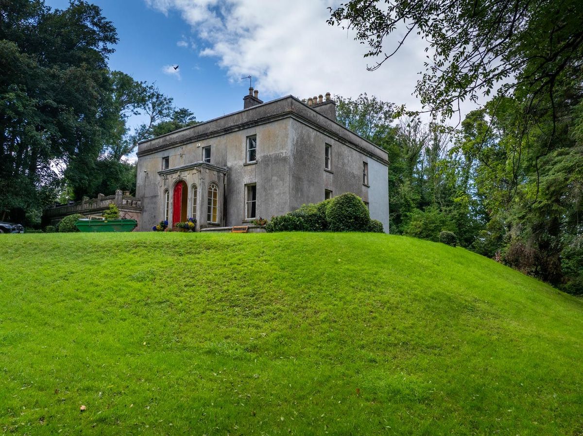 Period Residence For Sale: Ballyard House, Ballyard, Tralee, Co. Kerry Period Residence For Sale: Ballyard House, Ballyard, Tralee, Co. Kerry