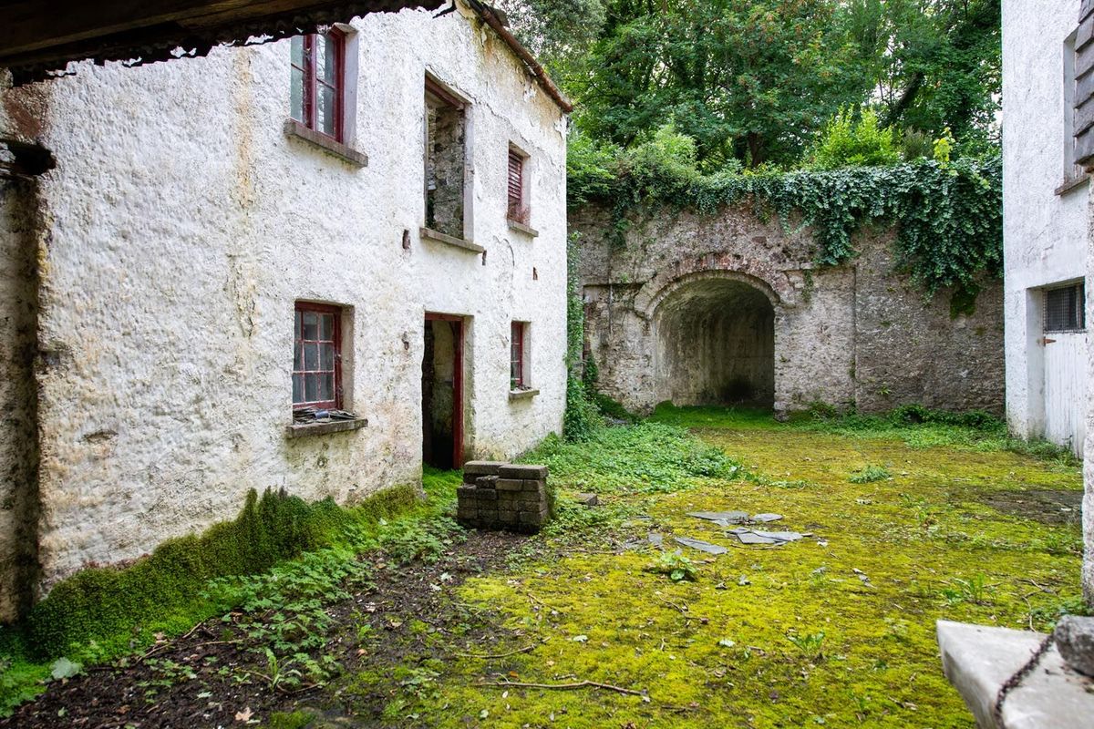 Period Residence For Sale: Ballyard House, Ballyard, Tralee, Co. Kerry Period Residence For Sale: Ballyard House, Ballyard, Tralee, Co. Kerry