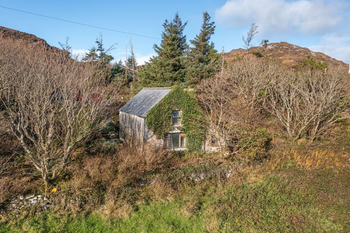 Coastal Retreat For Sale: Ballylinch, Baltimore, Co. Cork Coastal Retreat For Sale: Ballylinch, Baltimore, Co. Cork