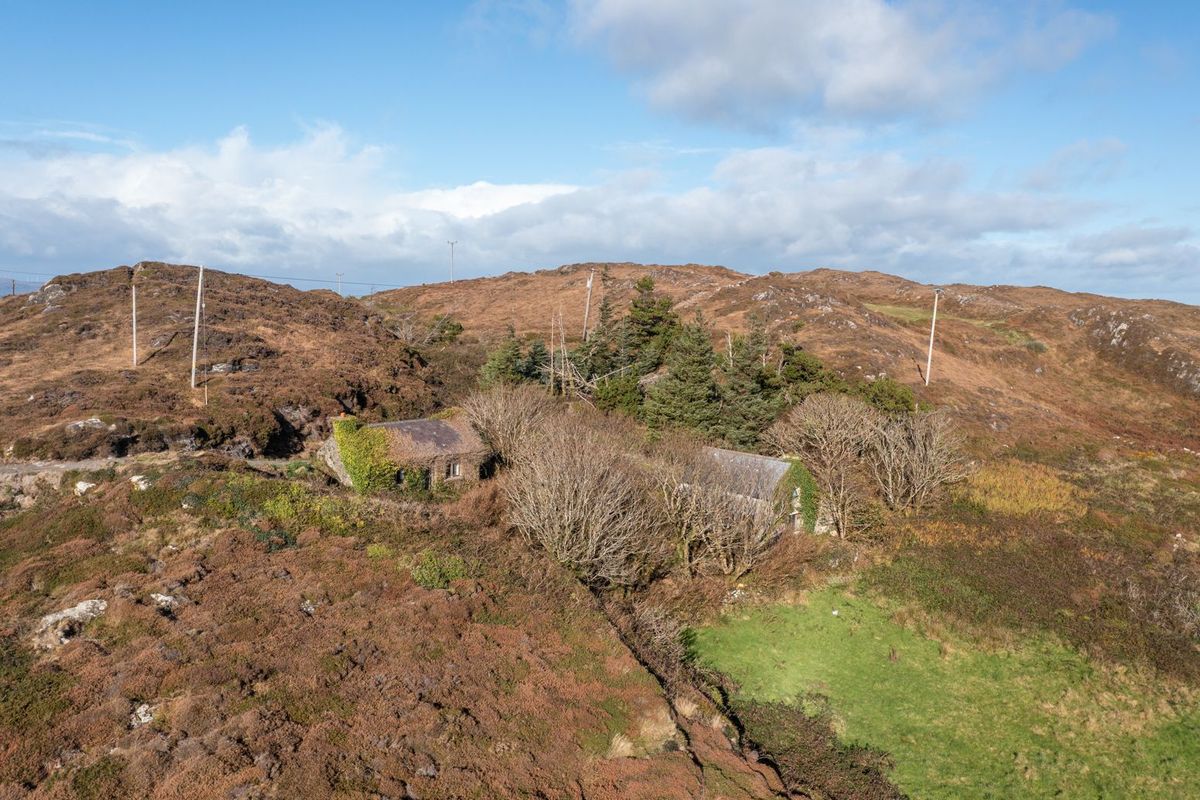 Coastal Retreat For Sale: Ballylinch, Baltimore, Co. Cork Coastal Retreat For Sale: Ballylinch, Baltimore, Co. Cork