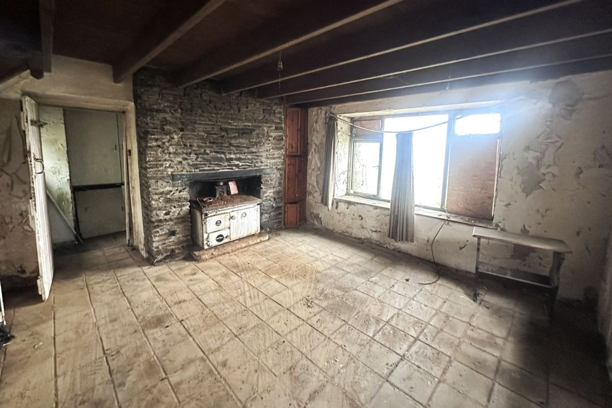 Coastal Retreat For Sale: Ballylinch, Baltimore, Co. Cork Coastal Retreat For Sale: Ballylinch, Baltimore, Co. Cork