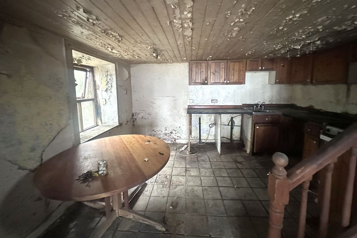 Coastal Retreat For Sale: Ballylinch, Baltimore, Co. Cork Coastal Retreat For Sale: Ballylinch, Baltimore, Co. Cork