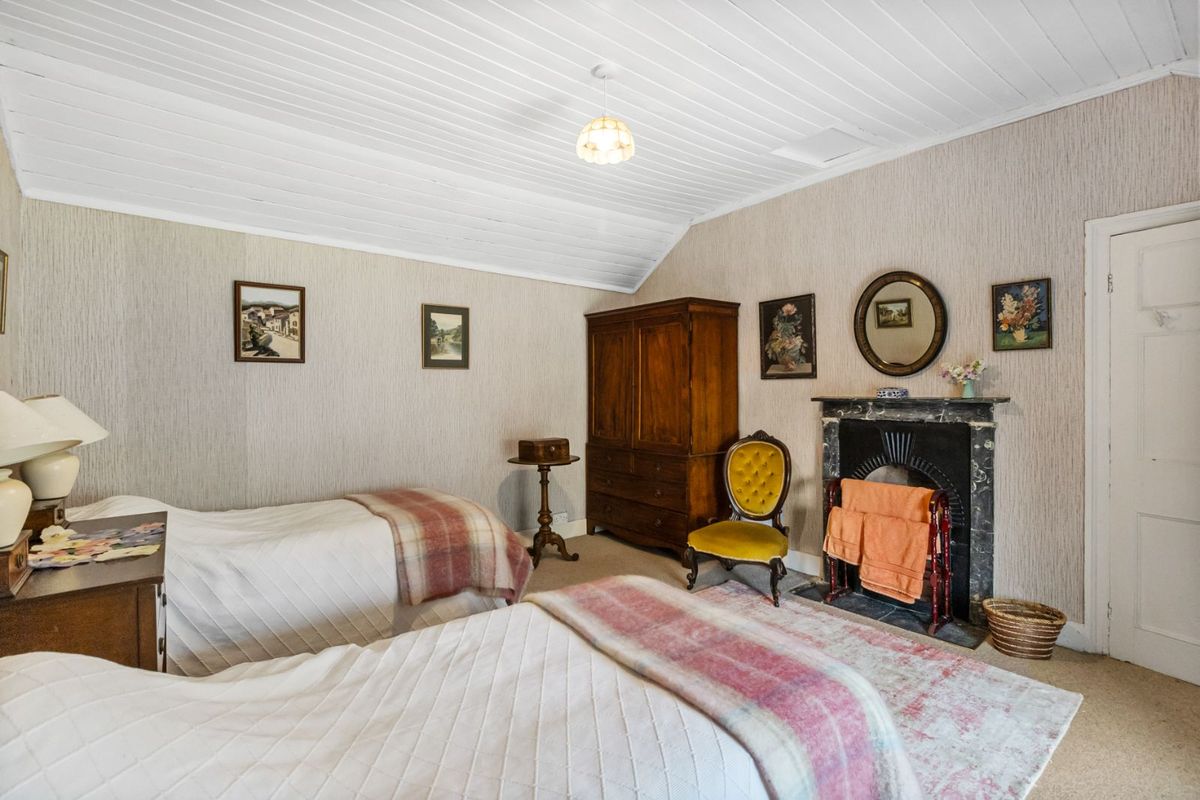 Period Property For Sale: Ballynona Lodge, Midleton, Co. Cork Period Property For Sale: Ballynona Lodge, Midleton, Co. Cork