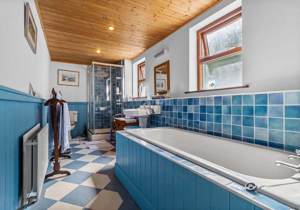 Period Property For Sale: Ballynona Lodge, Midleton, Co. Cork Period Property For Sale: Ballynona Lodge, Midleton, Co. Cork