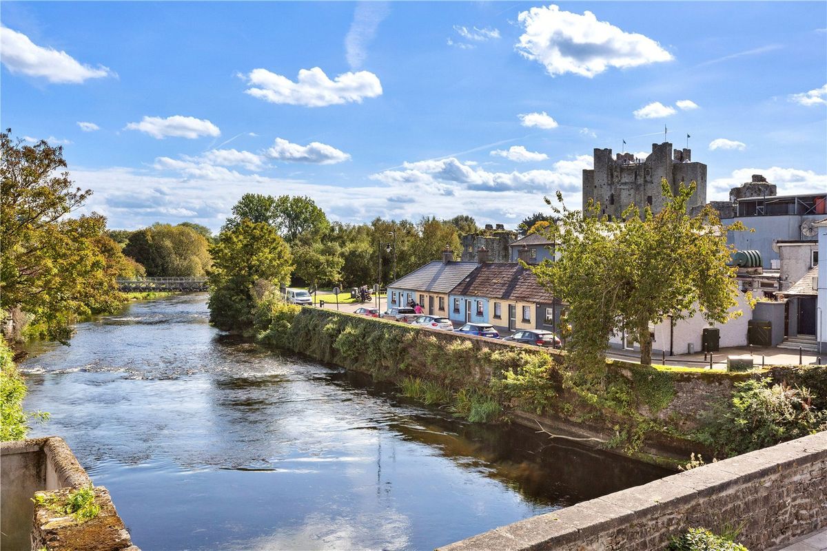 Period Residence For Sale: Bridge House, Bridge Street, Trim, Co. Meath Period Residence For Sale: Bridge House, Bridge Street, Trim, Co. Meath