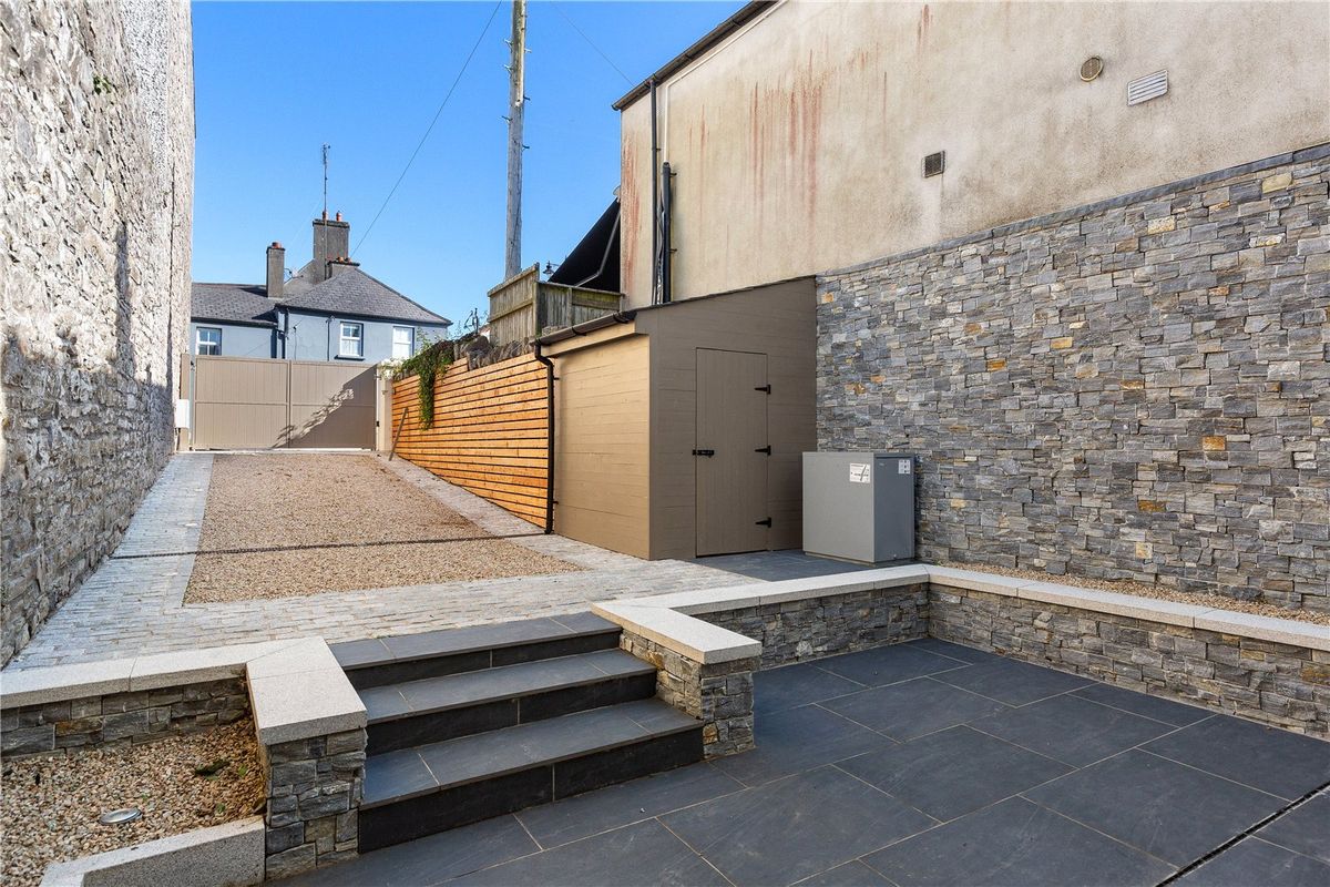 Period Residence For Sale: Bridge House, Bridge Street, Trim, Co. Meath Period Residence For Sale: Bridge House, Bridge Street, Trim, Co. Meath