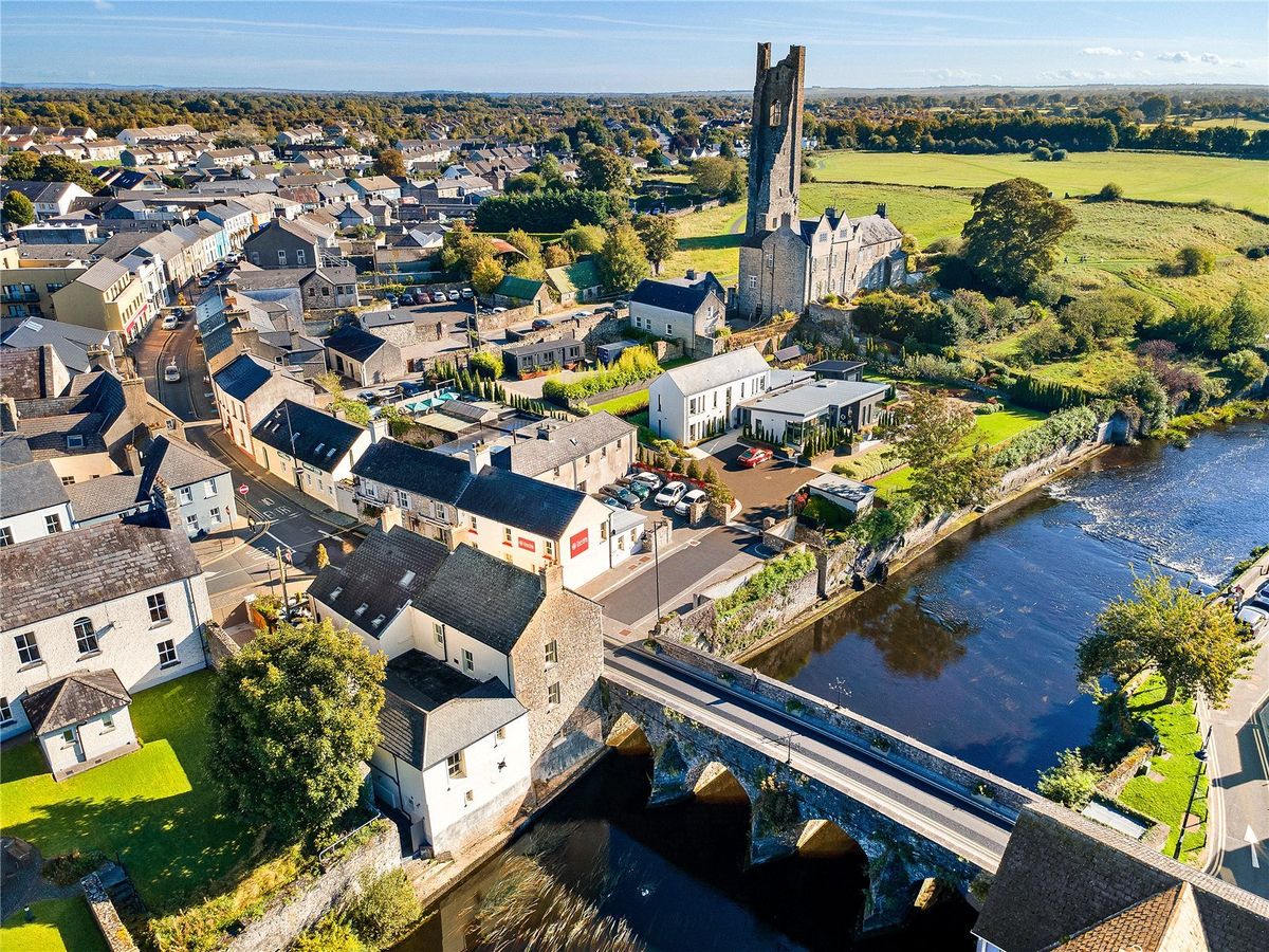 Period Residence For Sale: Bridge House, Bridge Street, Trim, Co. Meath Period Residence For Sale: Bridge House, Bridge Street, Trim, Co. Meath