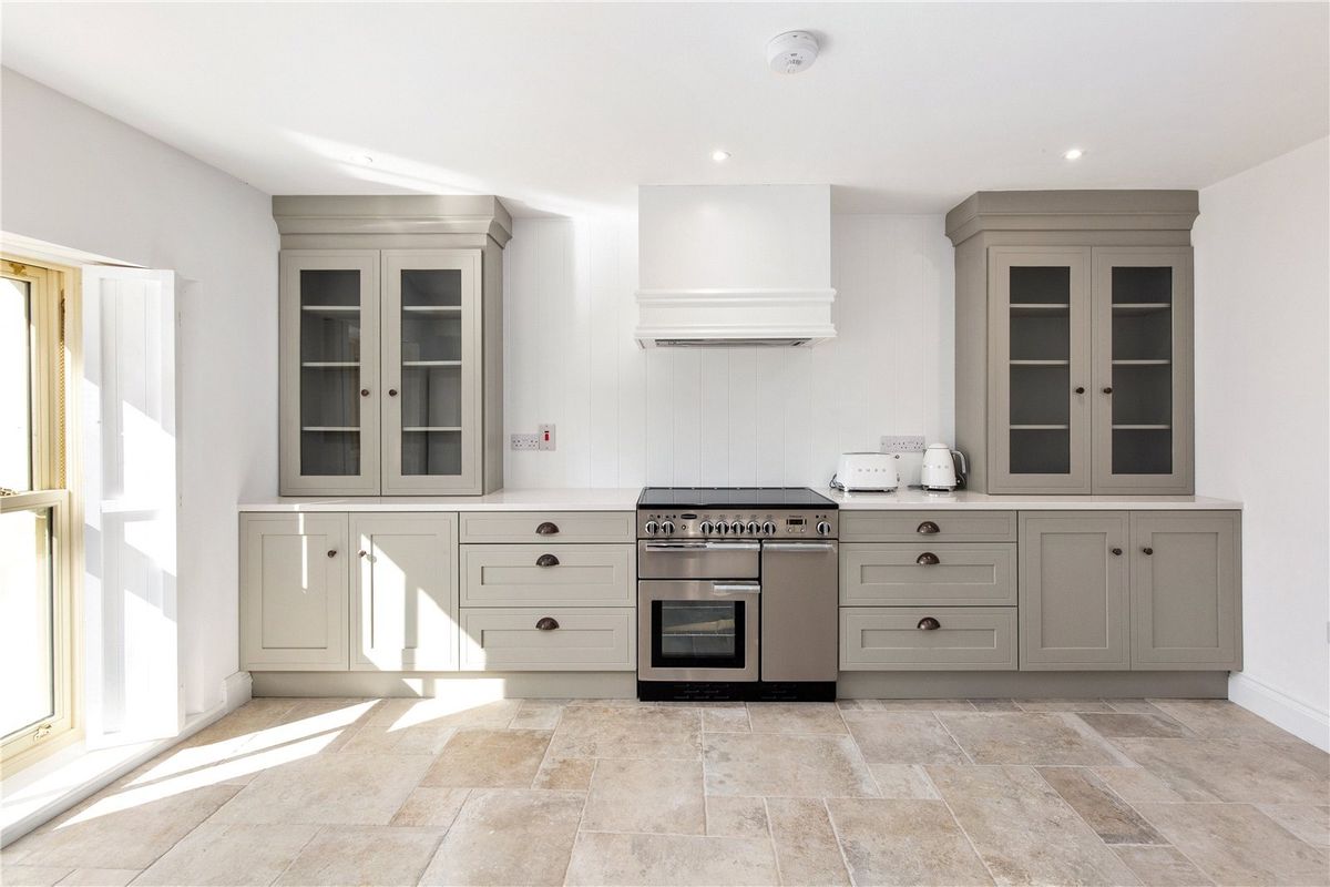 Period Residence For Sale: Bridge House, Bridge Street, Trim, Co. Meath Period Residence For Sale: Bridge House, Bridge Street, Trim, Co. Meath