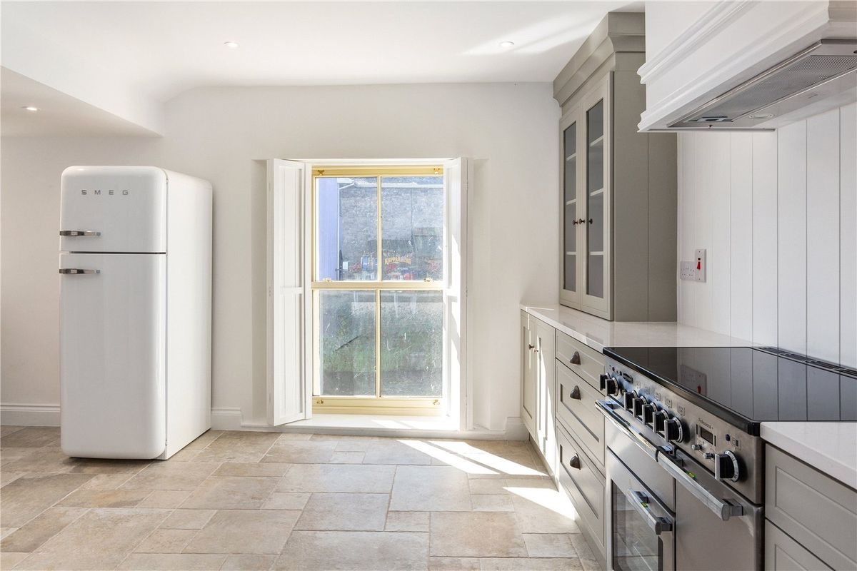 Period Residence For Sale: Bridge House, Bridge Street, Trim, Co. Meath Period Residence For Sale: Bridge House, Bridge Street, Trim, Co. Meath