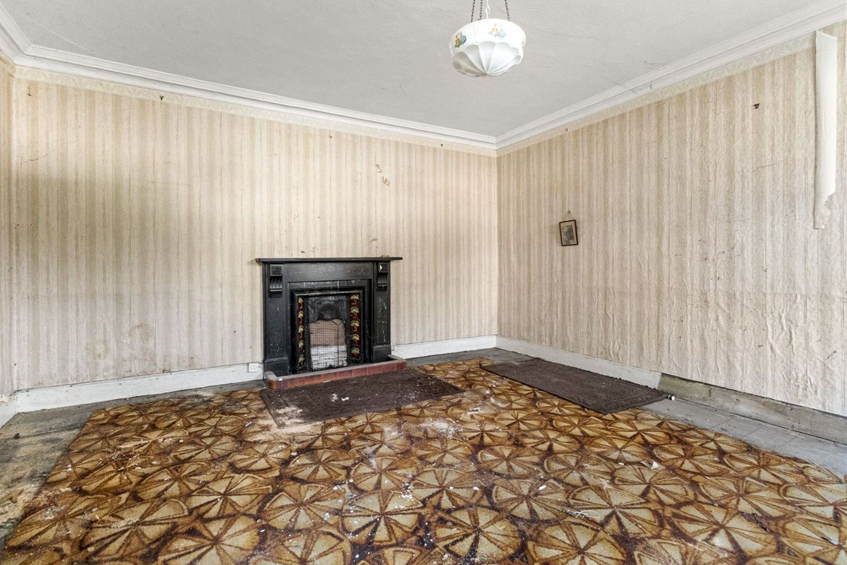 Period Residence For Sale: Church Street, Cloyne, Midleton, Co. Cork Period Residence For Sale: Church Street, Cloyne, Midleton, Co. Cork