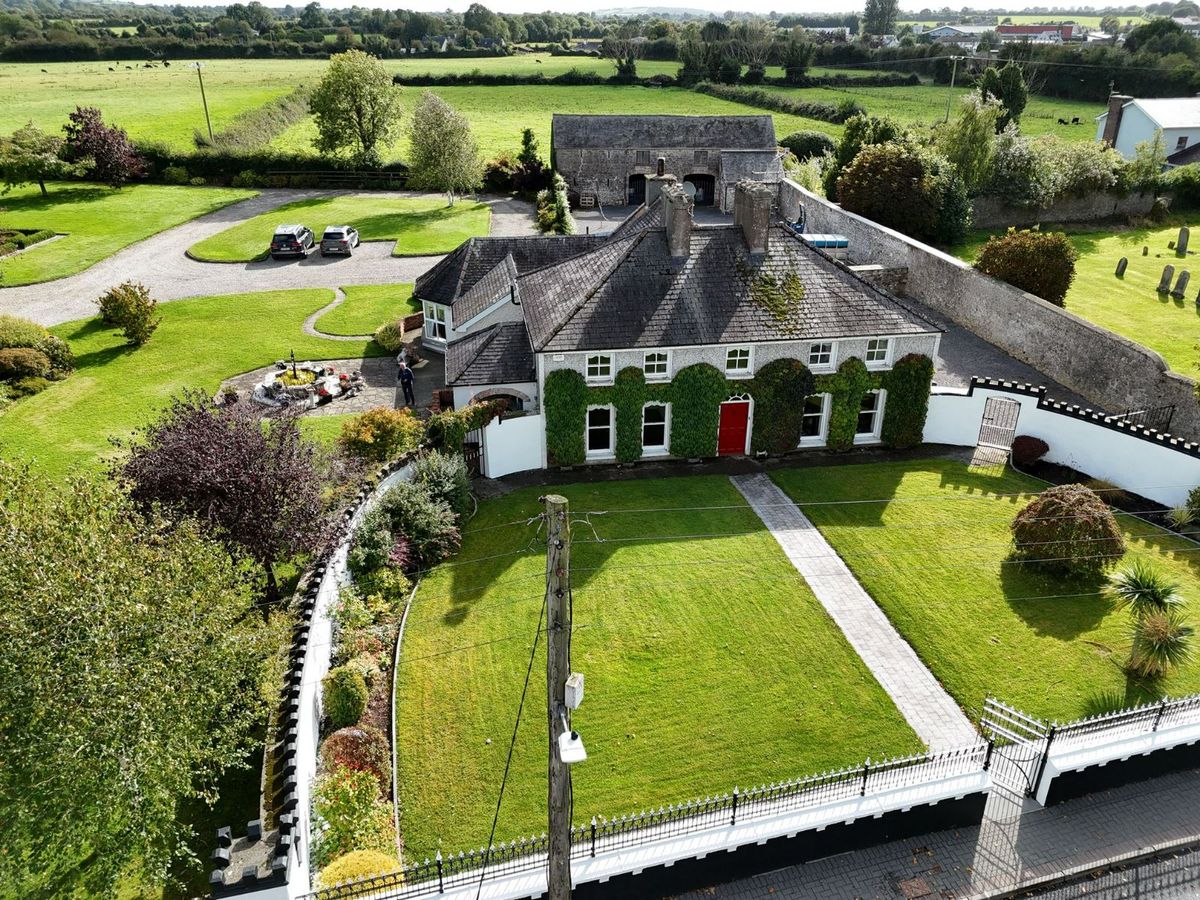 Period Residence For Sale: Churchville, Rathdowney, Co. Laois Period Residence For Sale: Churchville, Rathdowney, Co. Laois