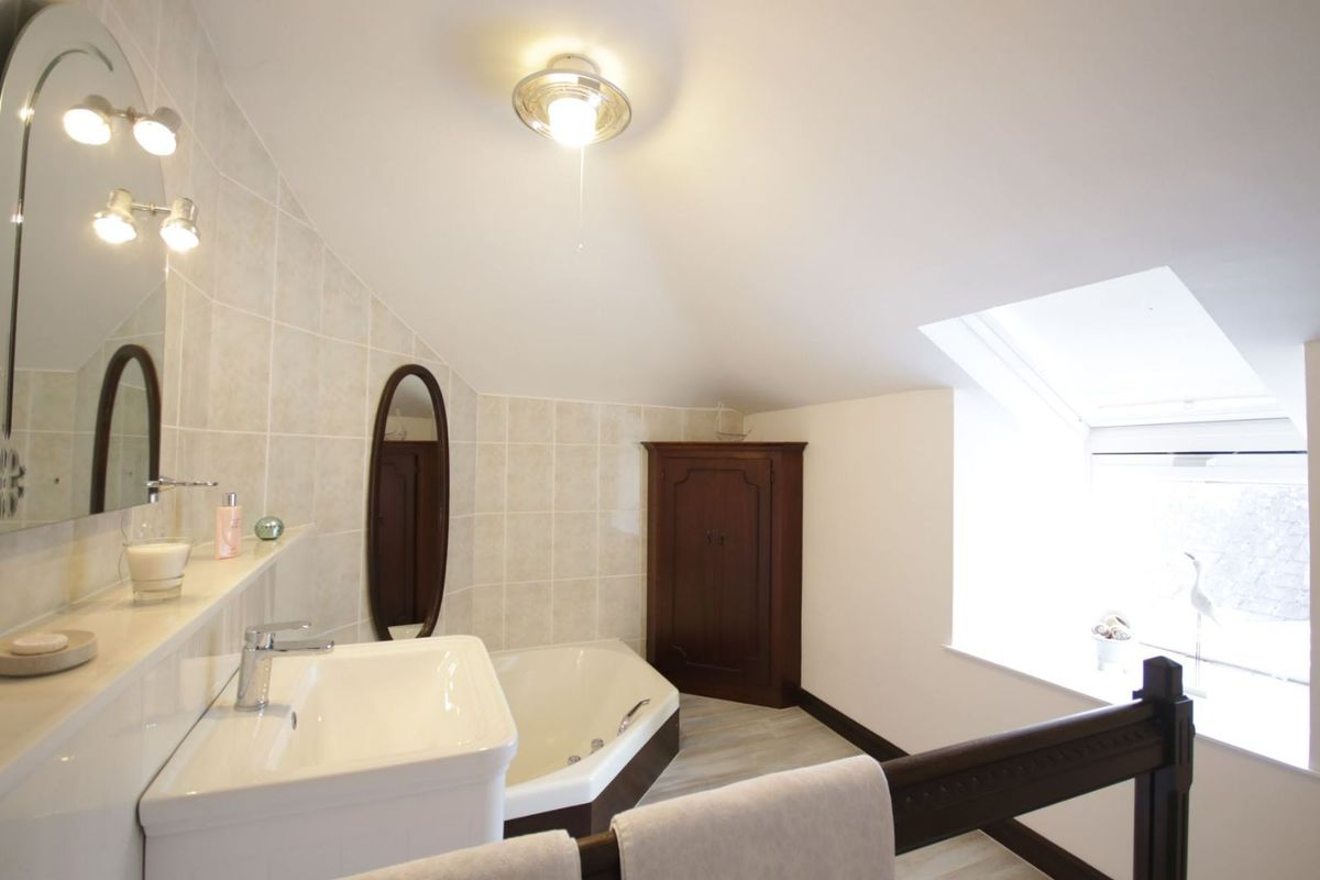 Period Residence For Sale: Churchville, Rathdowney, Co. Laois Period Residence For Sale: Churchville, Rathdowney, Co. Laois