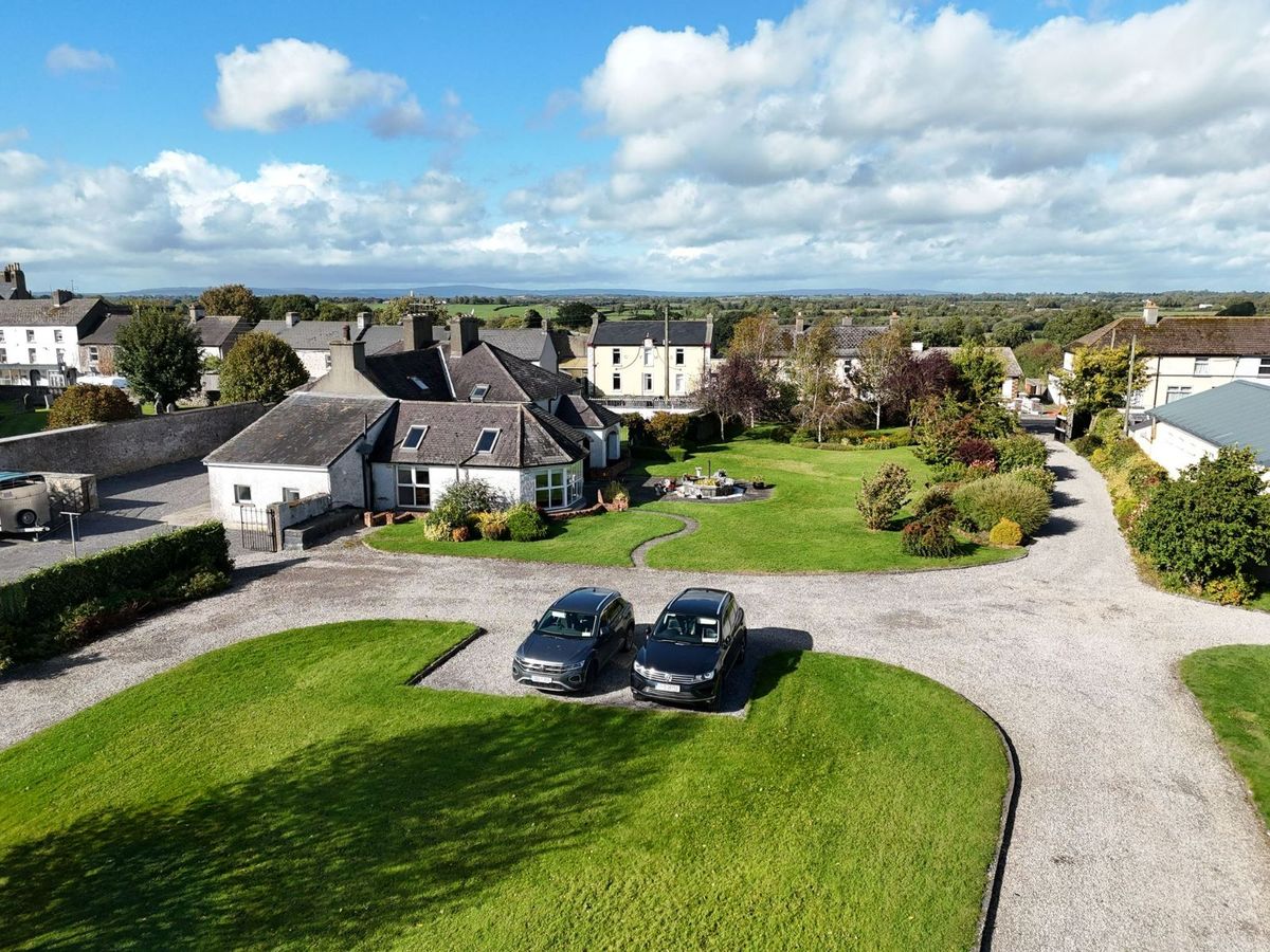 Period Residence For Sale: Churchville, Rathdowney, Co. Laois Period Residence For Sale: Churchville, Rathdowney, Co. Laois