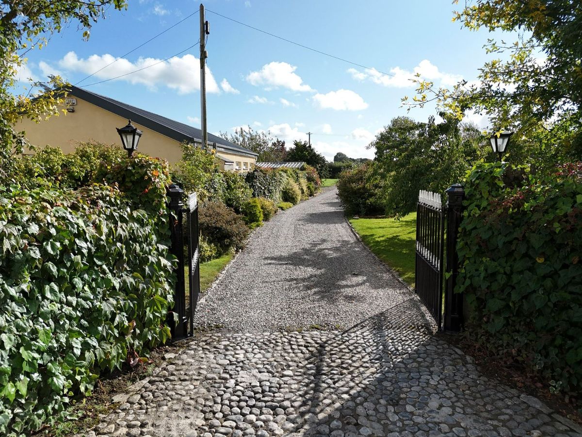 Period Residence For Sale: Churchville, Rathdowney, Co. Laois Period Residence For Sale: Churchville, Rathdowney, Co. Laois