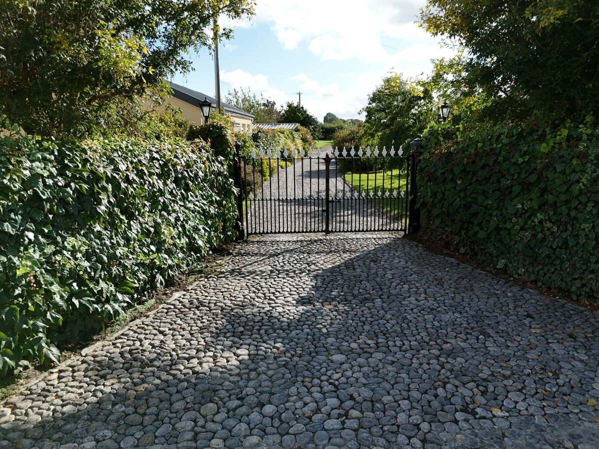 Period Residence For Sale: Churchville, Rathdowney, Co. Laois Period Residence For Sale: Churchville, Rathdowney, Co. Laois