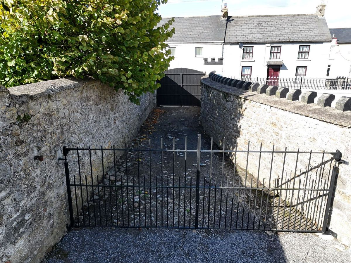 Period Residence For Sale: Churchville, Rathdowney, Co. Laois Period Residence For Sale: Churchville, Rathdowney, Co. Laois