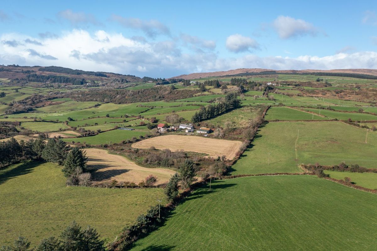 Traditional Farmhouse For Sale: Closh House, Meenies Middle, Drimoleague, Co. Cork Traditional Farmhouse For Sale: Closh House, Meenies Middle, Drimoleague, Co. Cork