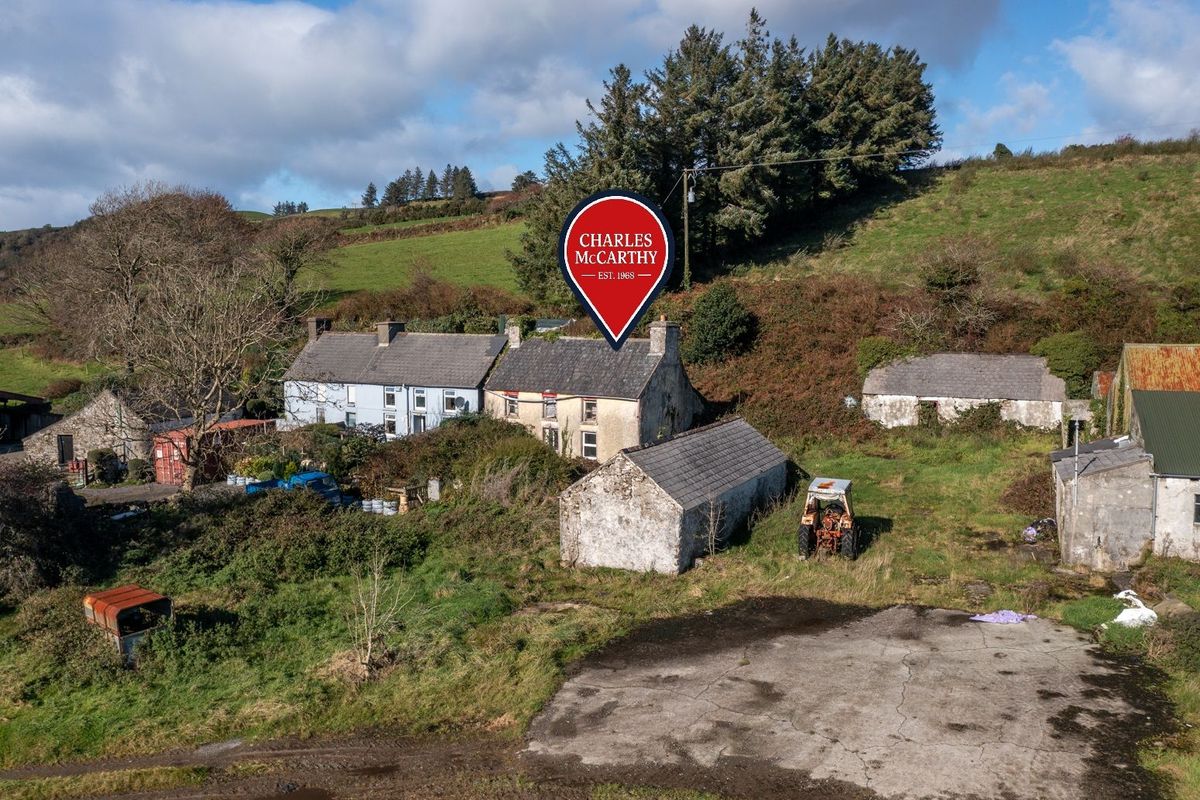 Traditional Farmhouse For Sale: Closh House, Meenies Middle, Drimoleague, Co. Cork Traditional Farmhouse For Sale: Closh House, Meenies Middle, Drimoleague, Co. Cork